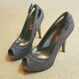 MUST GO! Glittery Guess Heels